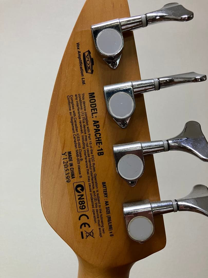 ヴォックスVOX APACHE-1Bアンプ内蔵エレキベース美品リズムマシン内蔵