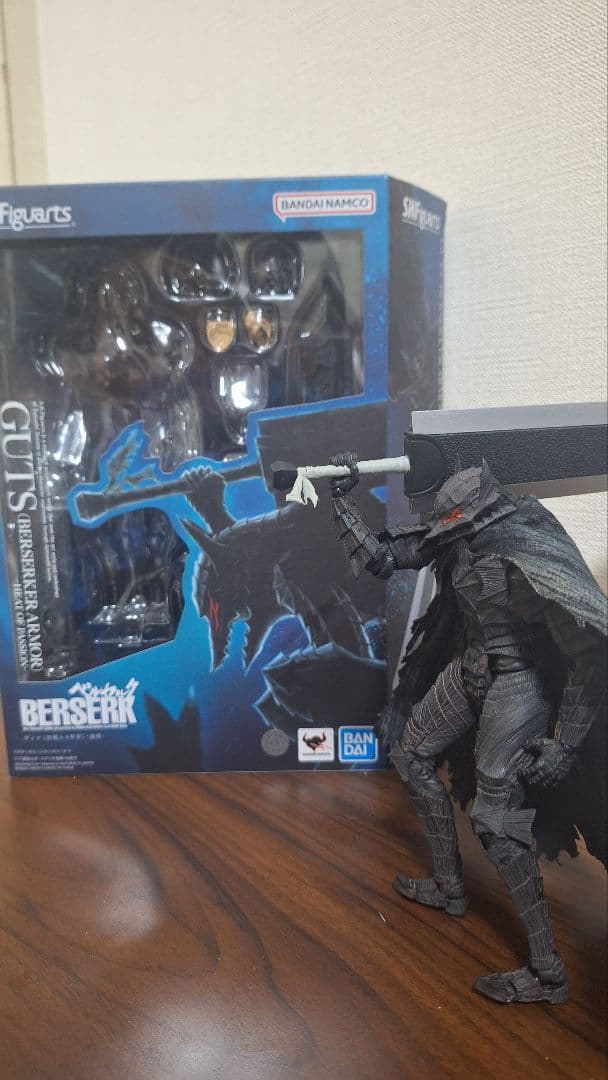 BANDAI S.H.Figuarts Guts フィギュア