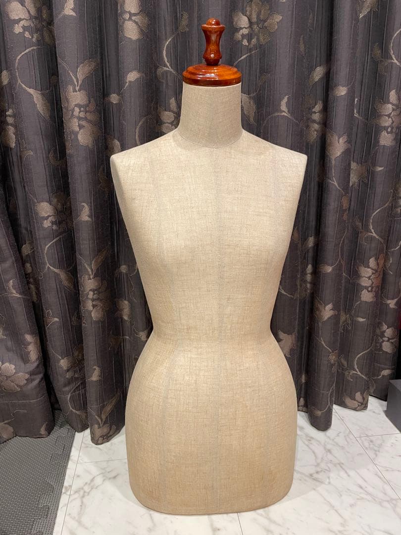 ◉セール！トルソー 高さ調節可能スタンド付き　TOKYOKIIYA