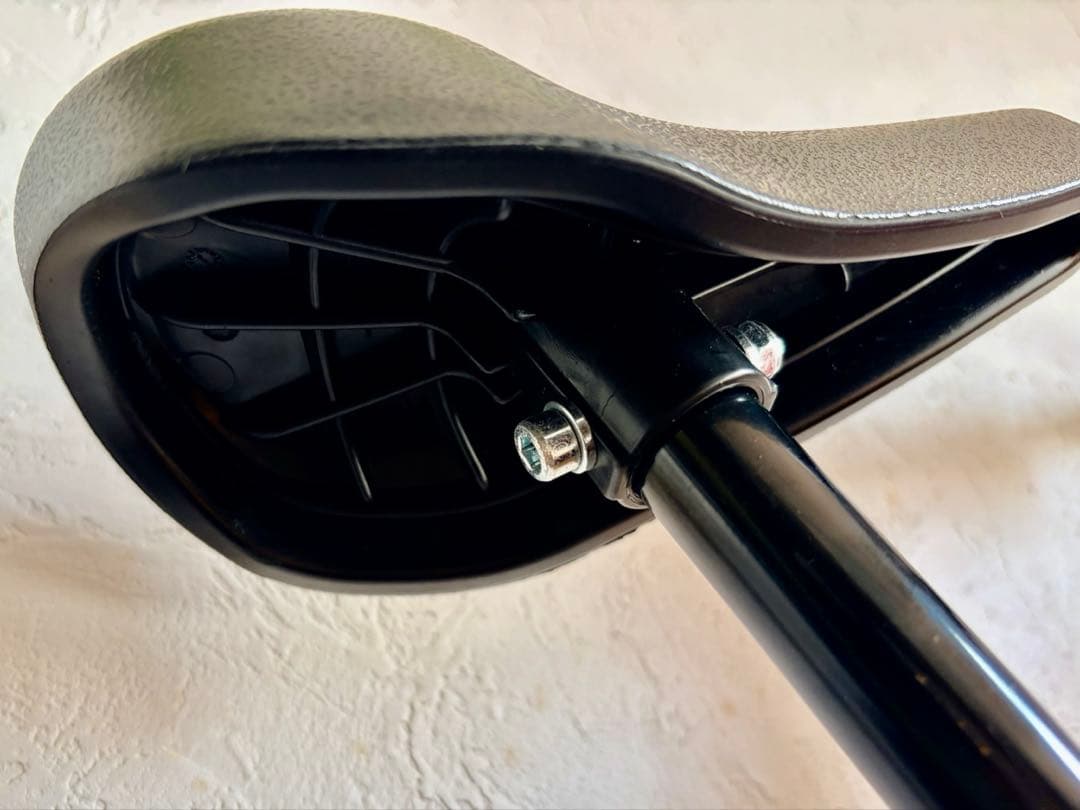 【極美品】STRIDER ストライダー SPORTS MODEL 12インチ 赤