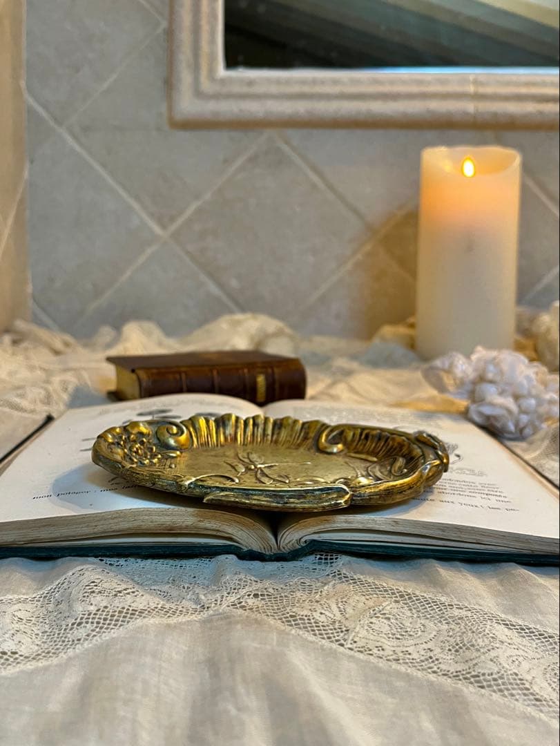 ◆フランスアンティーク｜真鍮ゴールドトレイ草花ボタニカルカルトン小皿彫刻金