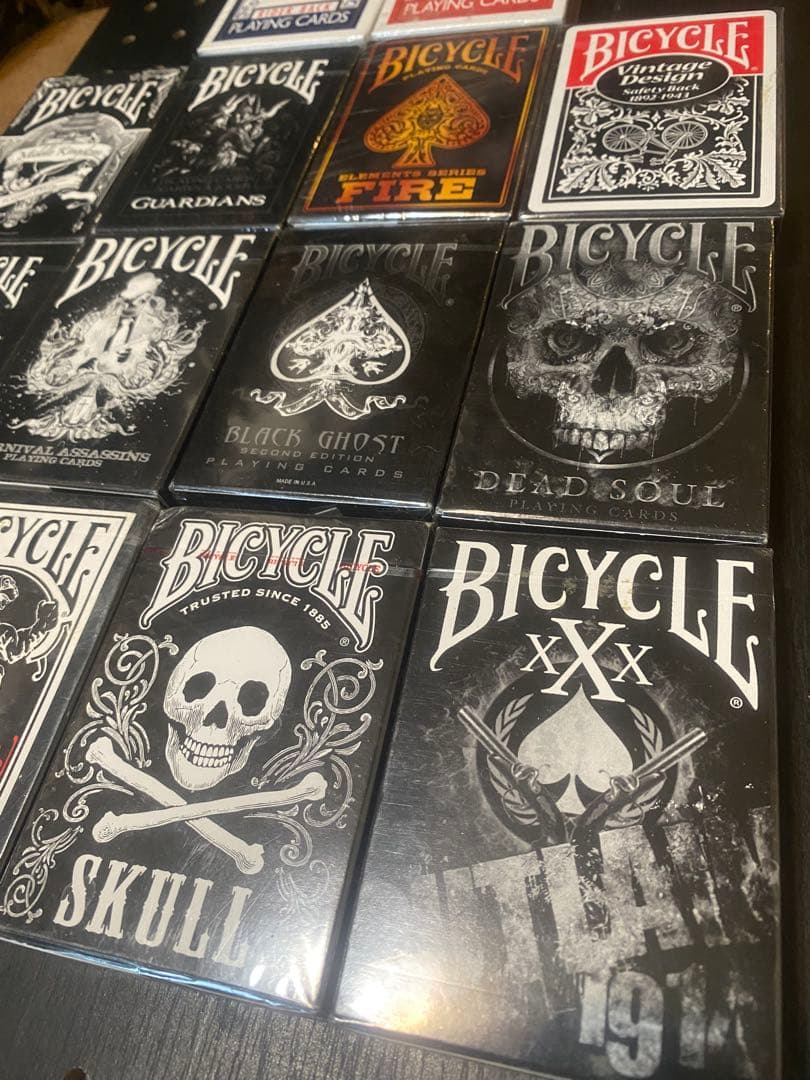 【未開封・激レア】BICYCLE Blackデザインデッキ詰め+オマケ赤・青