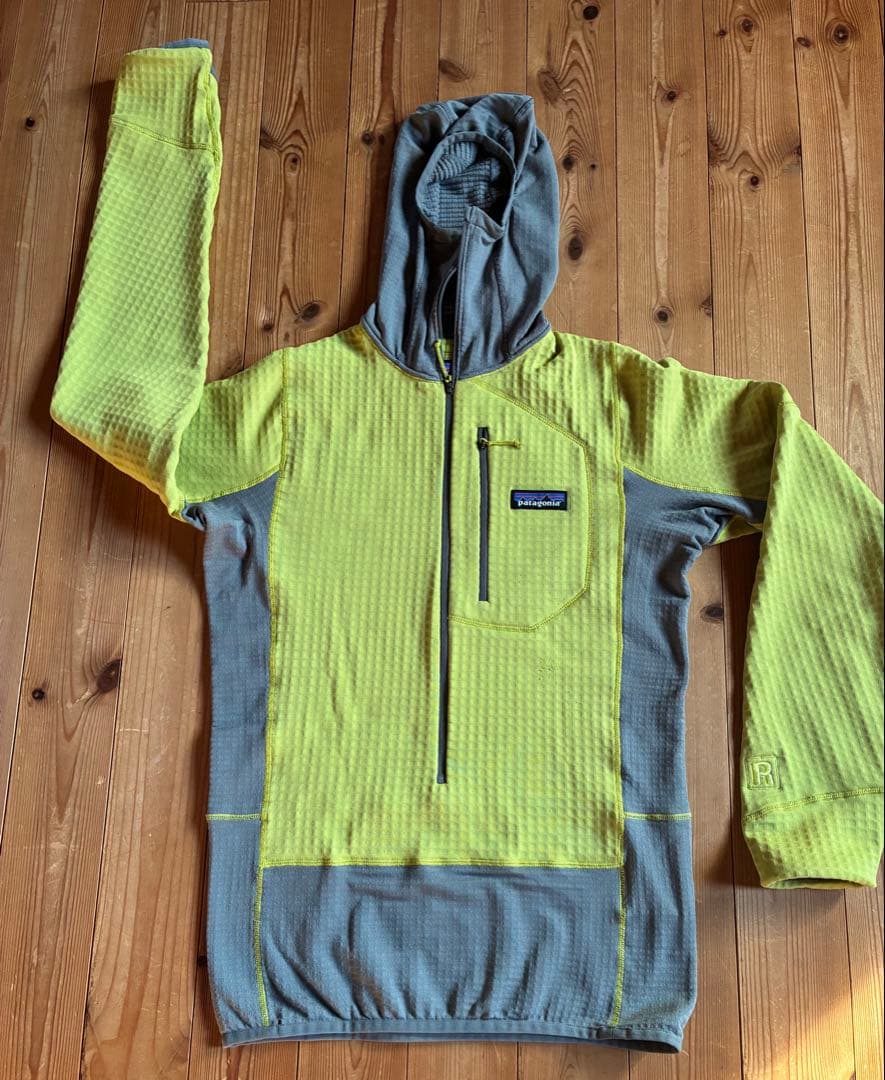 パタゴニアR1プルオーバー・フーディ　メンズXXS（ウィメンズXS相当）