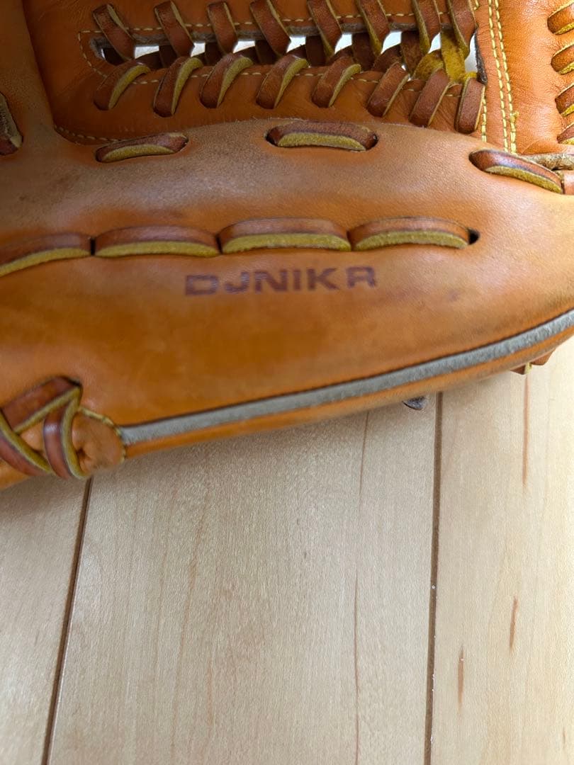 ドナイヤ　 軟式野球グローブ