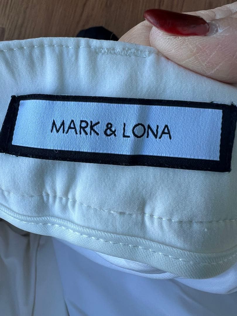 MARK & LONA ホワイト ブラック スカート