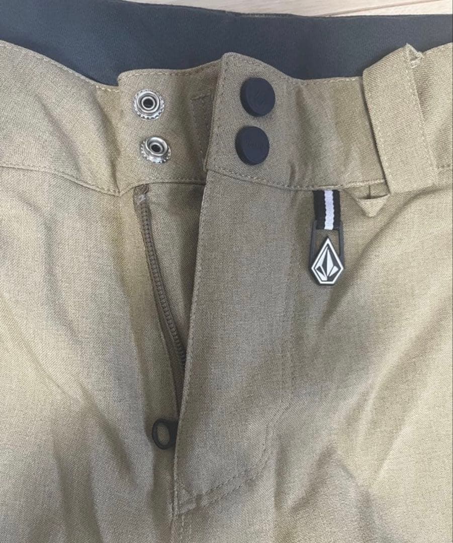 VOLCOM スノボーパンツ　L