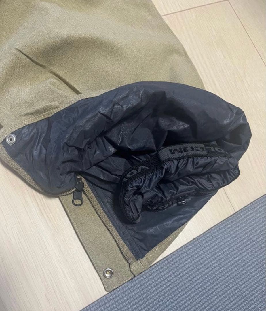 VOLCOM スノボーパンツ　L