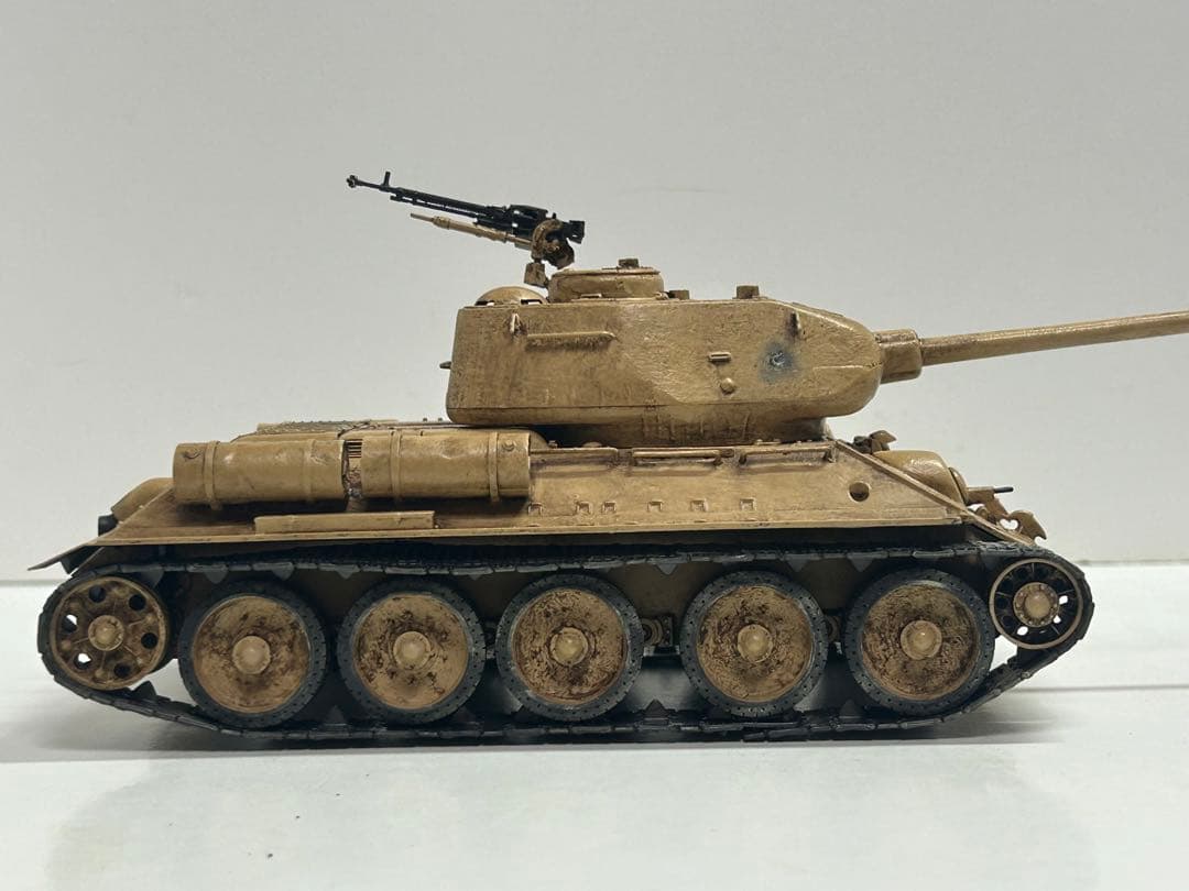 タミヤ　1/35 T-34-85 完成品　エジプト　戦車　模型　プラモデル
