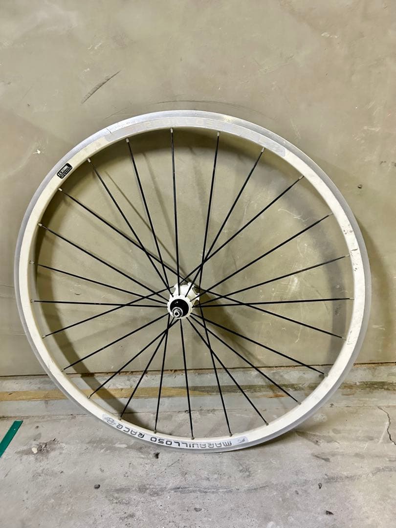 ◆白リムのカッコいい後輪ホイール◆重量0.99kg