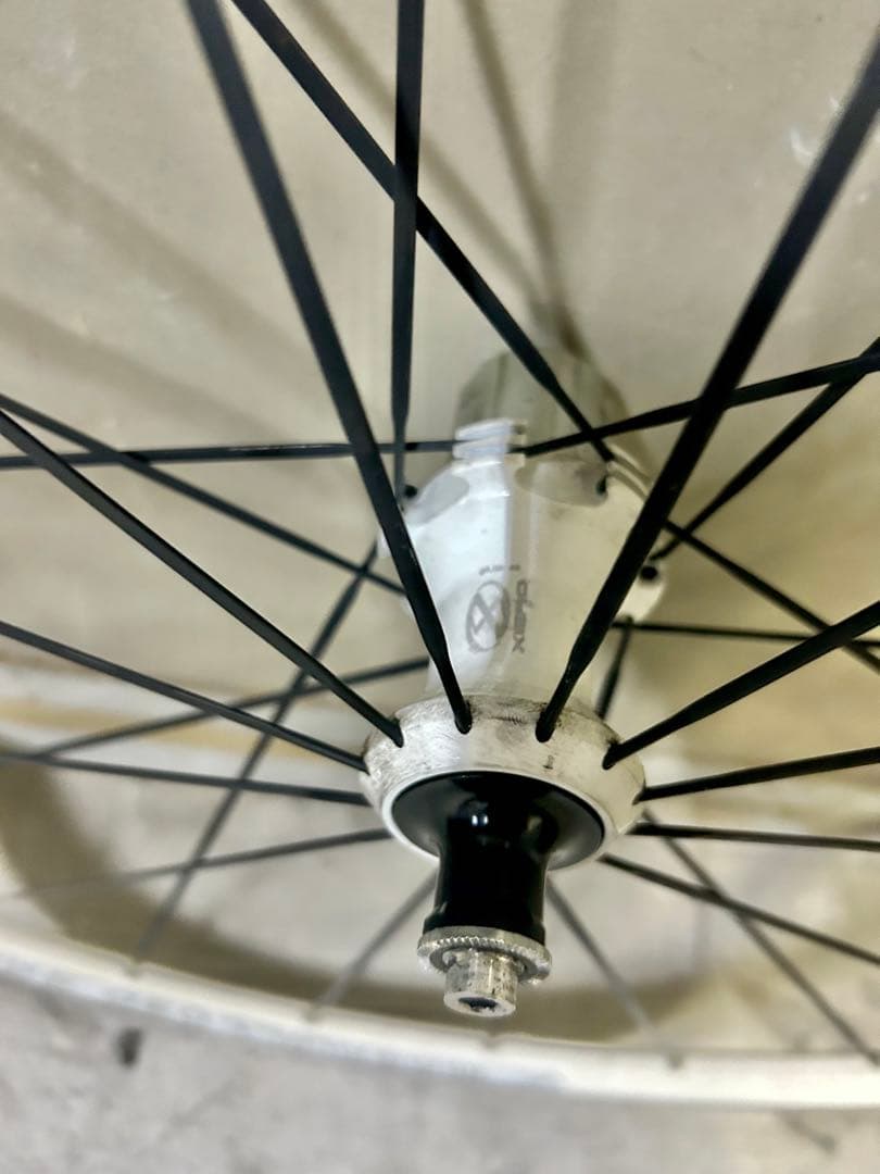 ◆白リムのカッコいい後輪ホイール◆重量0.99kg