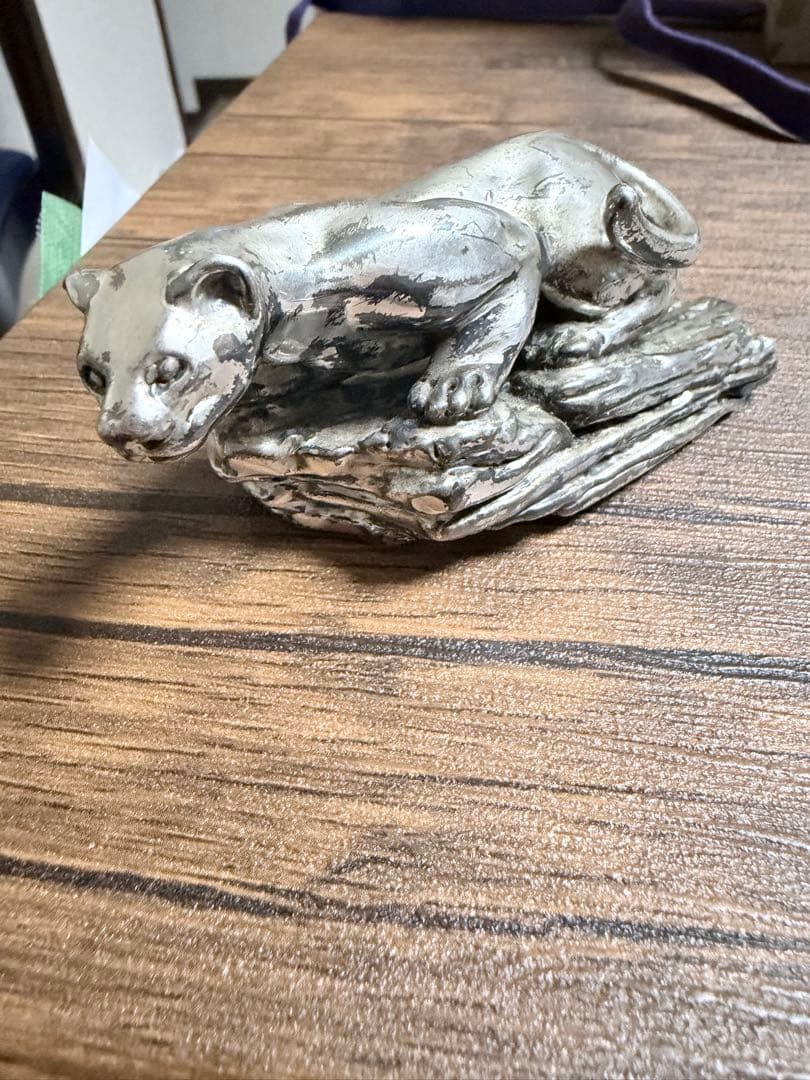 925シルバー ヒョウの彫刻95g