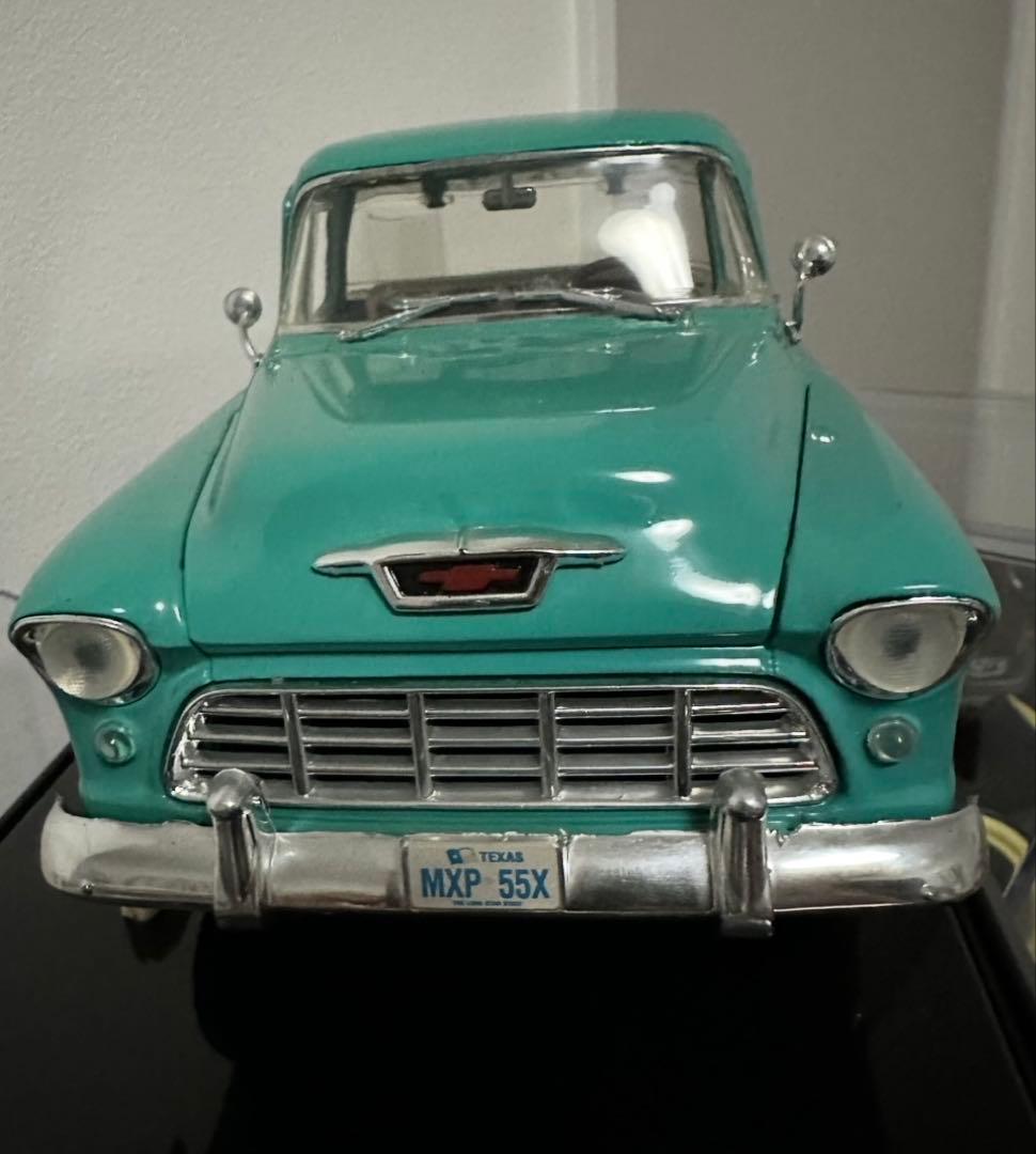 1955年型シボレー ターコイズピックアップトラック1/18ディスプレイケース付