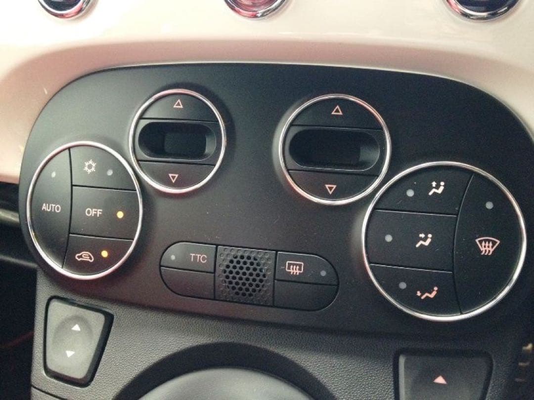 フィアット500 .アバルト595、500 オートエアコン用アルミリング