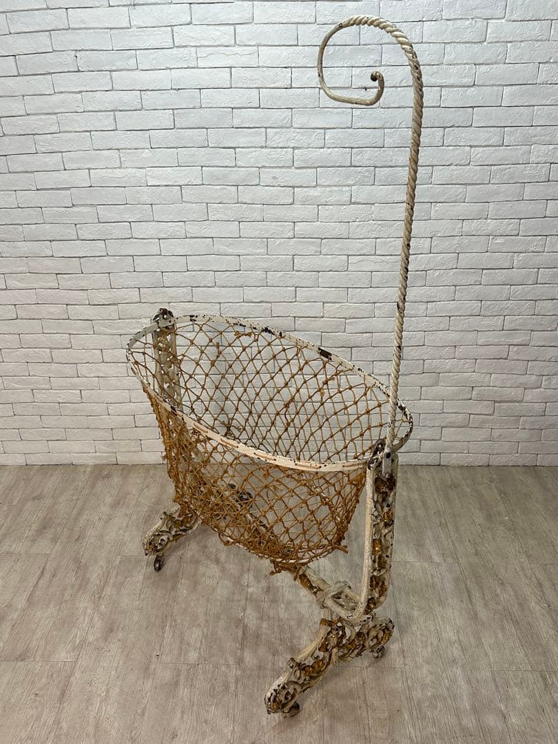 【東京都内23区配送無料】アンティーク　フランス製　ベビーベッド　什器　店舗　棚