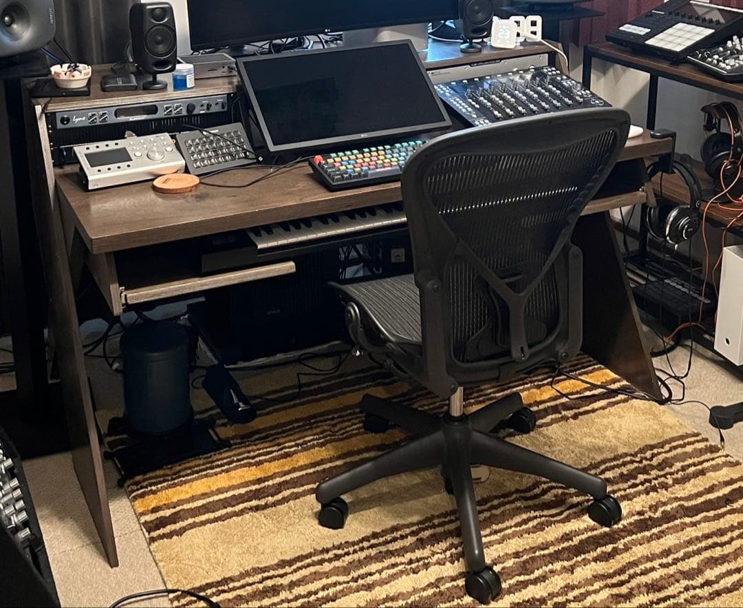 Output Platform コディアック・ブラウン　スタジオデスク　DTM