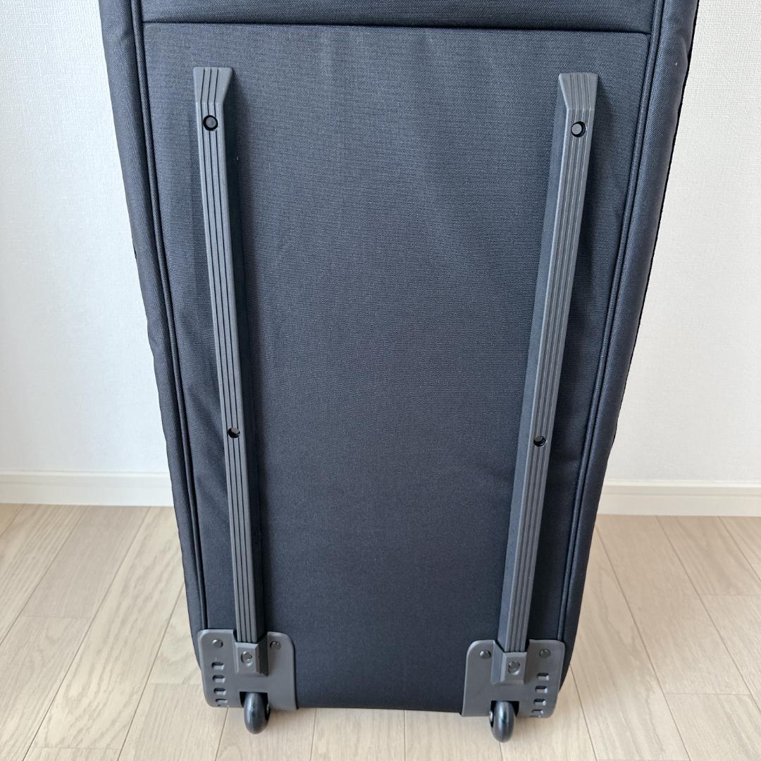 メルセデスベンツ×タイトリスト　ゴルフバッグ　トラベルケース　黒色　ホイール付き