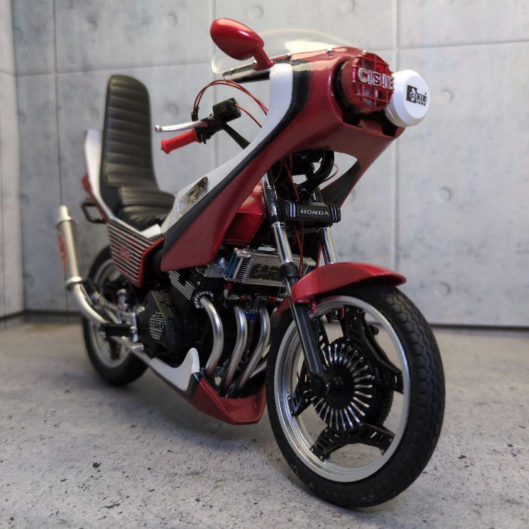 アオシマ製1/12完成品CBX400F