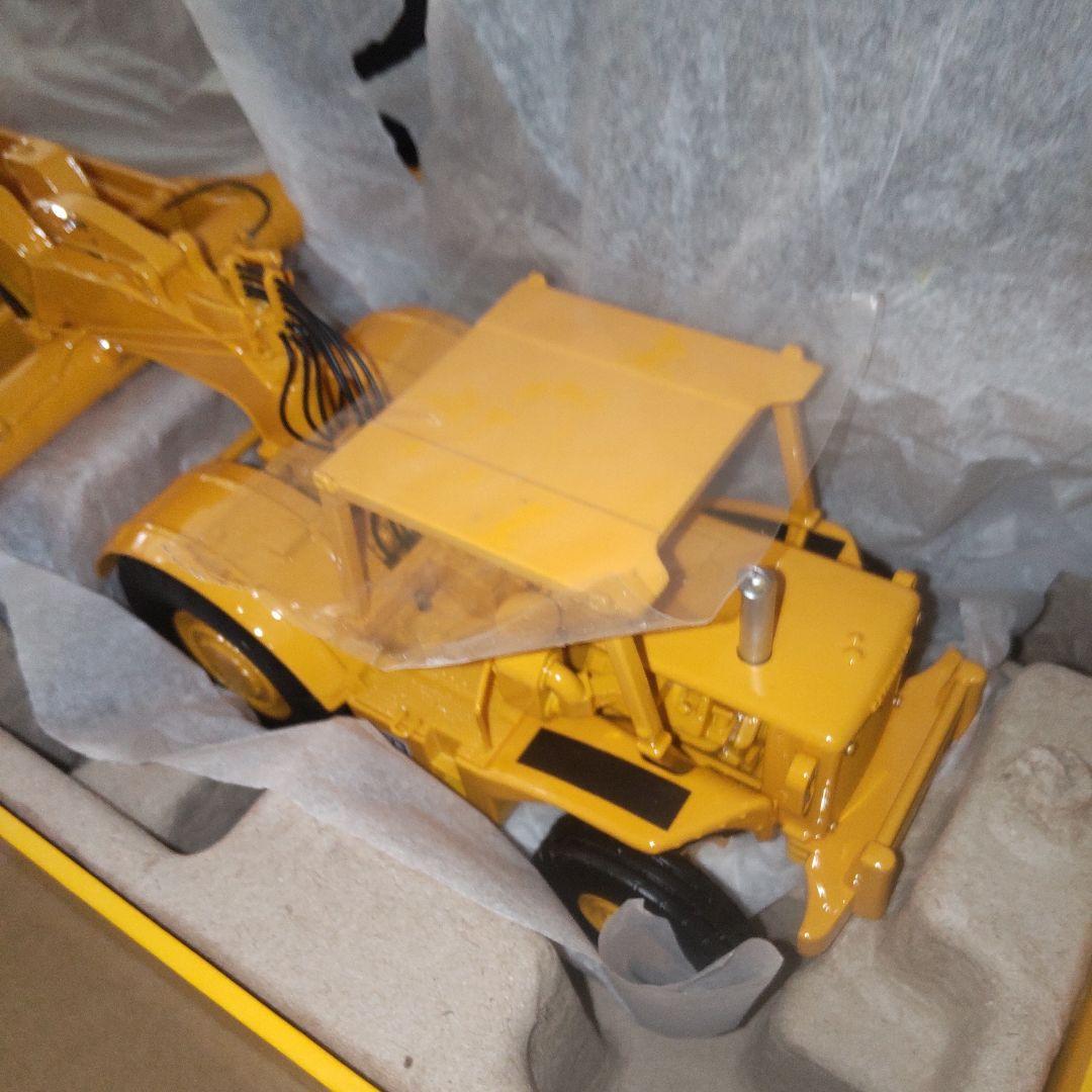 キャタピラー建機　CAT 660 SCRAPER 1/48