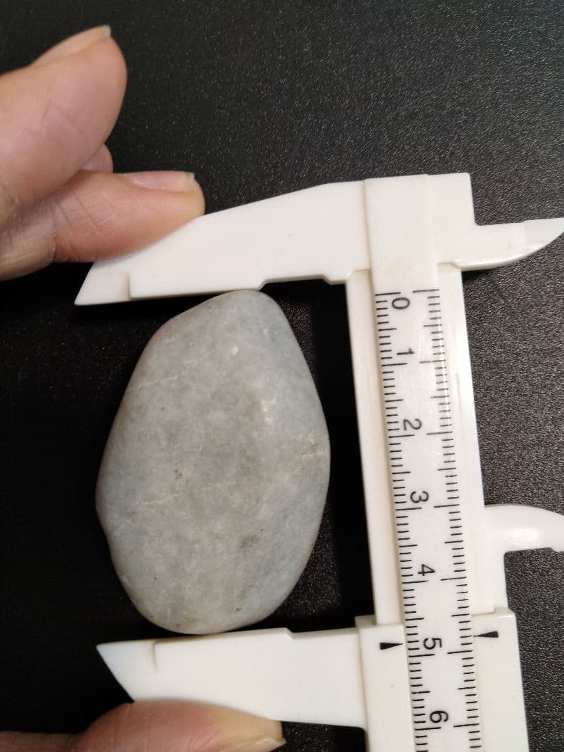 国石翡翠　85g ヒスイ　ひすい　新潟県 糸魚川市姫川翡翠　原石　翡翠