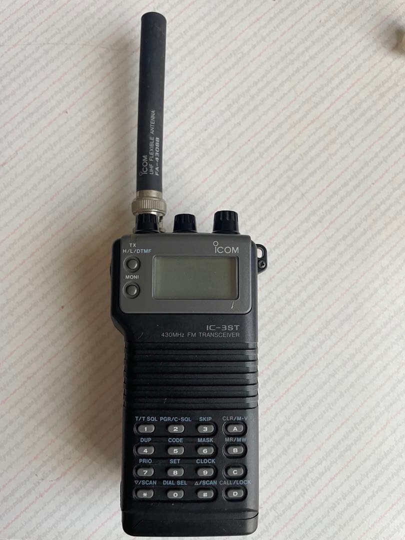 《値下げです》ICOM IC-3ST 430MHz FMトランシーバー