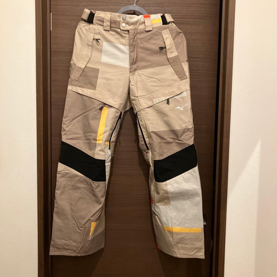 歳末クリスマスセール‼️ MIZUNOミズノスキーウェア2023上下