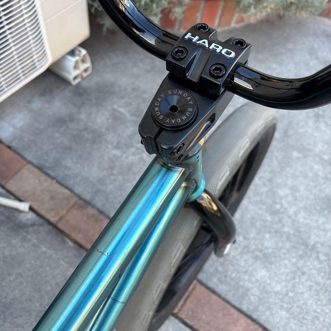 青緑色 BMX バイク