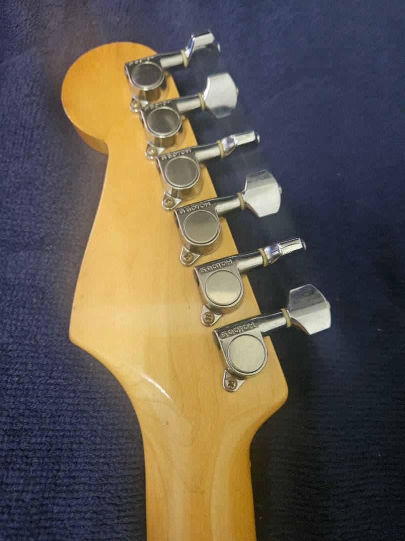 Fender japan ストラトキャスター Eシリアル