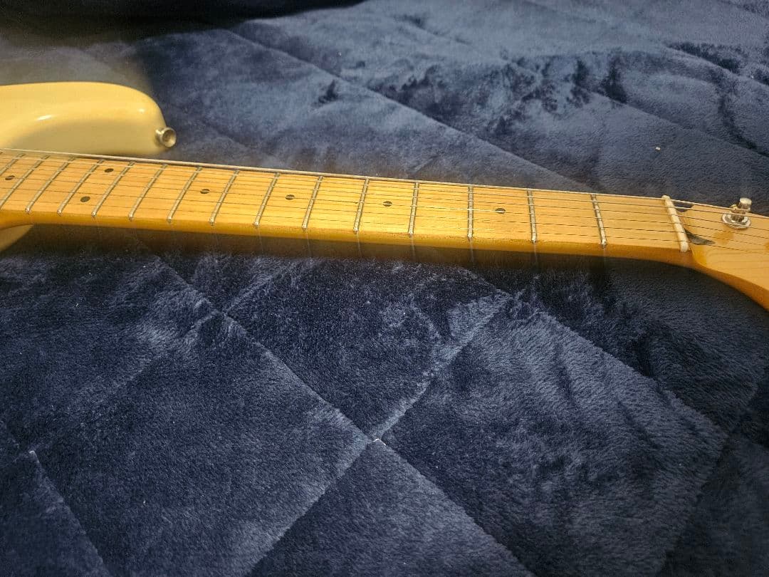 Fender japan ストラトキャスター Eシリアル