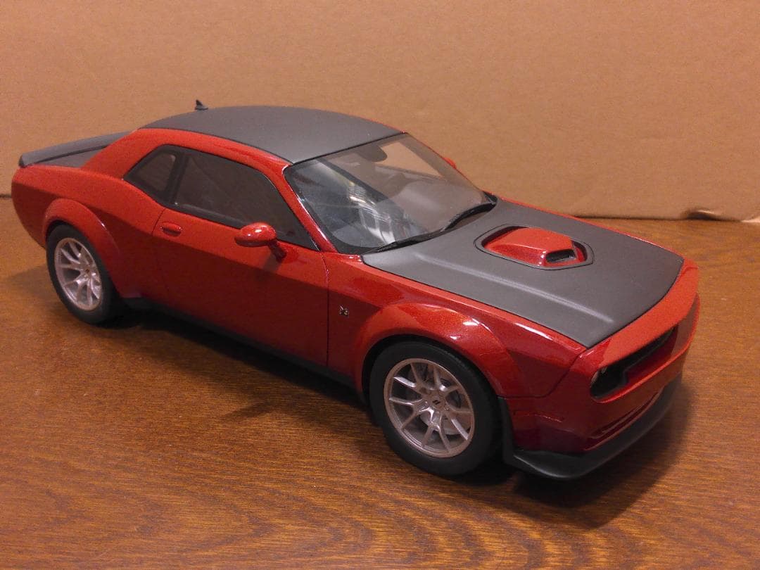 1/18 ダッジ チャレンジャー R/T スキャットパック ワイドボディ50th