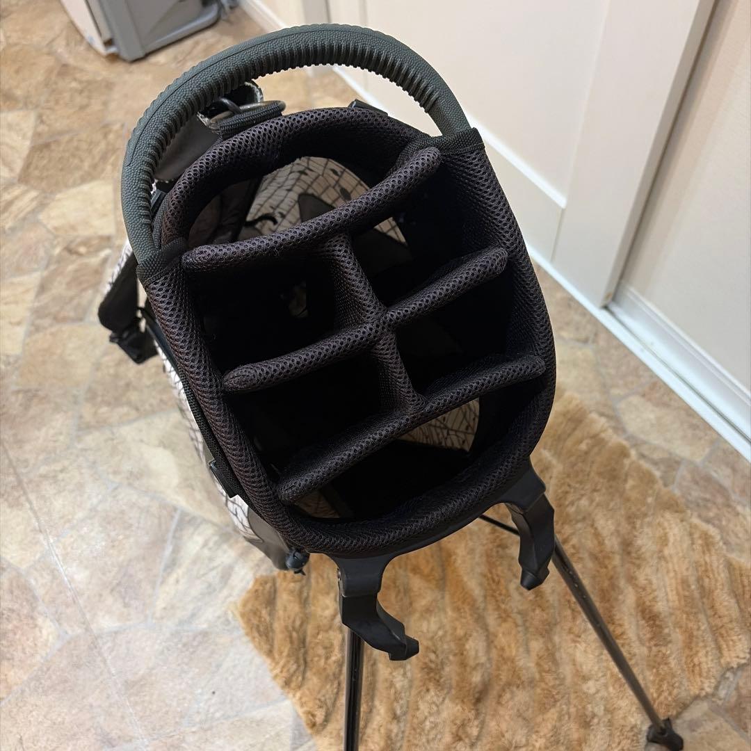 ゴルフスタンドバッグ 白黒スカル柄デザイン