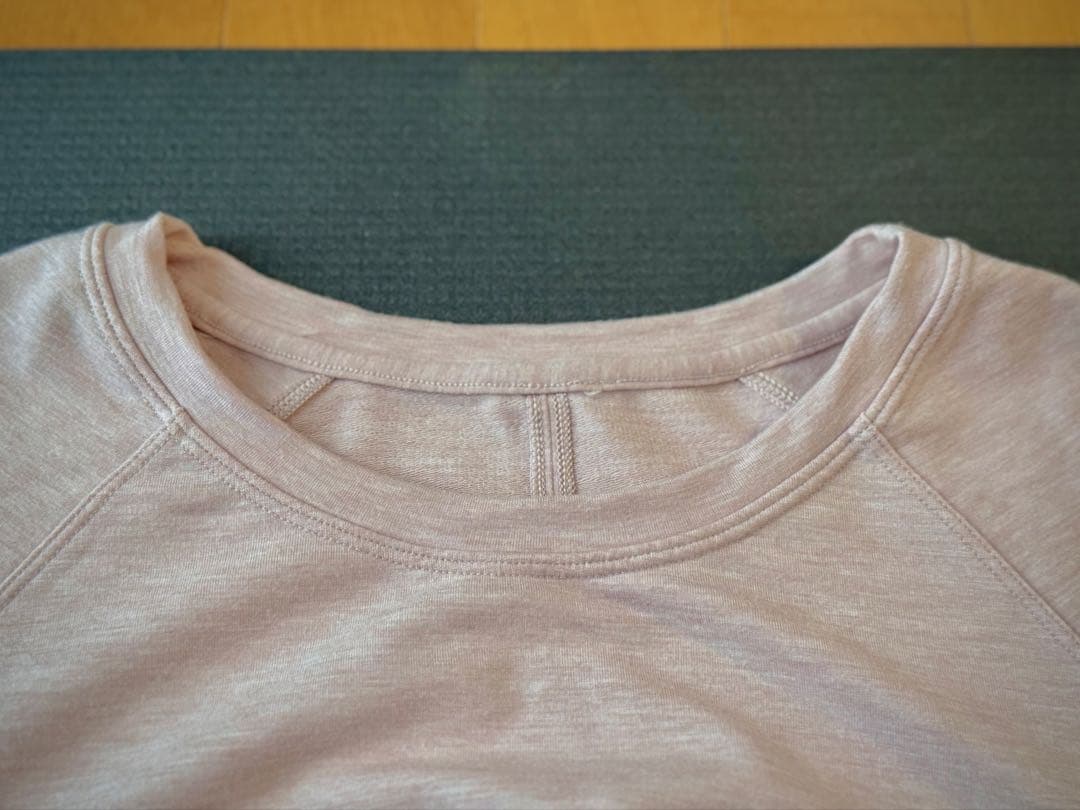 Lululemon ベビーピンク 長袖 ヨガウェア