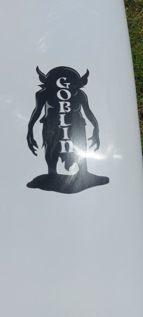 PLACEBO ゴブリン　サーフボード 5'8\"　フィン2セット付き