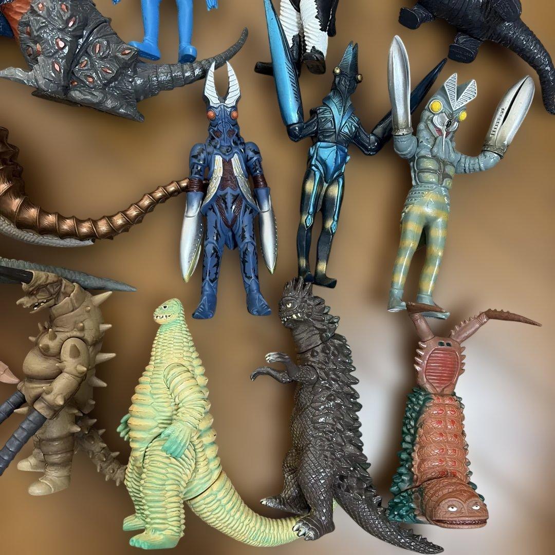 ウルトラマン　ソフビ　怪獣　フィギュア　セット　まとめ　65個