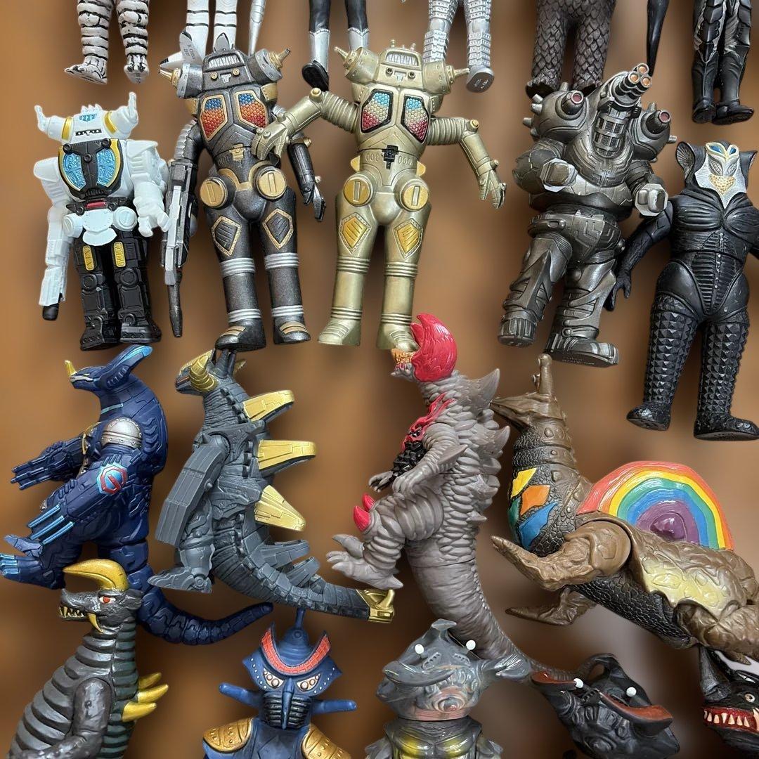ウルトラマン　ソフビ　怪獣　フィギュア　セット　まとめ　65個