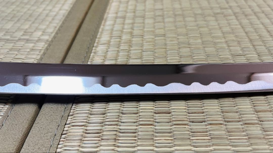 模造刀 雲龍拵え 互の目刃文 石目鞘 透かし鍔 大刀 黒刀 250504-1