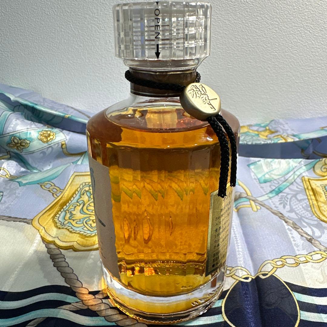 サントリー　響ウィスキー旧ラベル　裏ゴールド　未開封