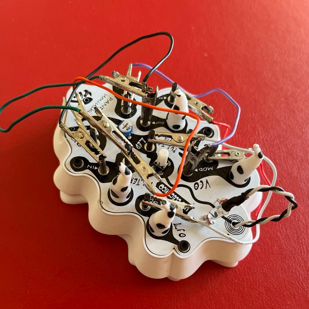 セミモジュラーシンセ Panda Umiushi / ULU electric