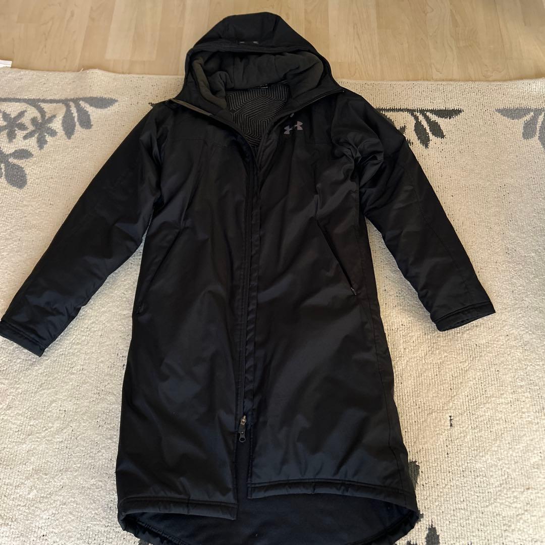 アンダーアーマ中綿入りベンチコート