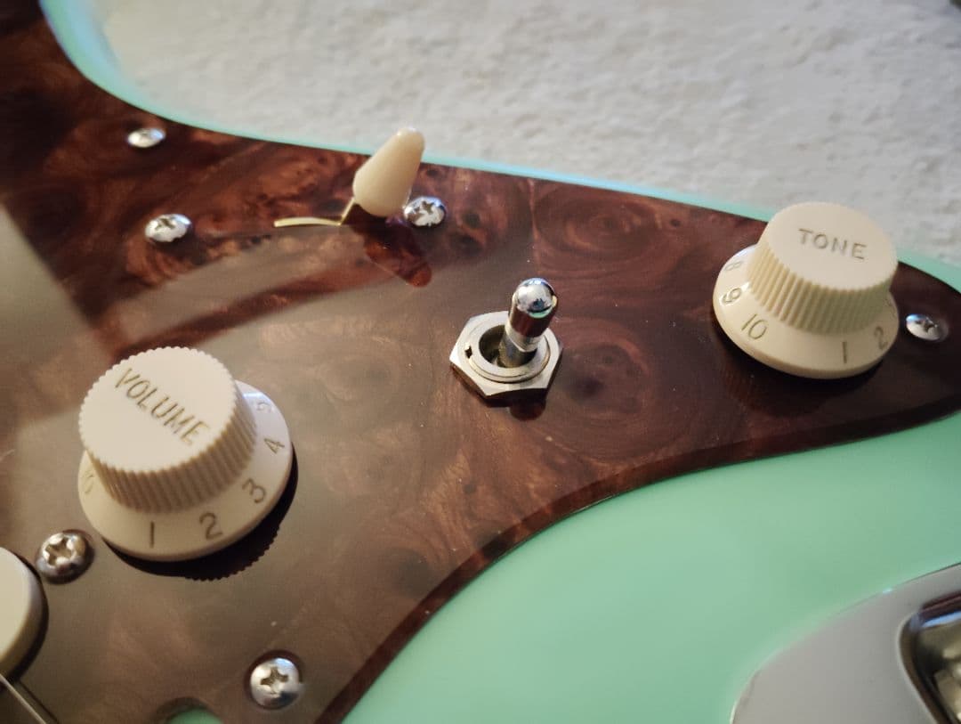 自作 ストラトキャスター 木製PG サーフグリーン コンポーネント