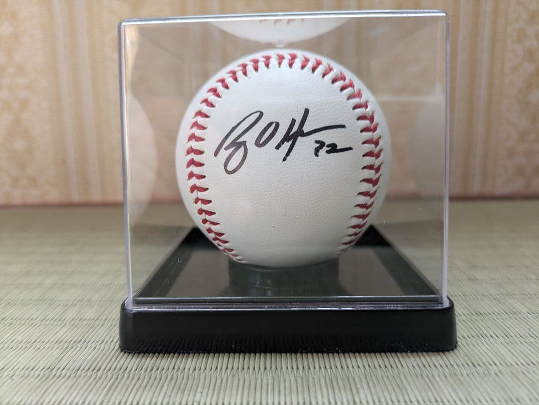 サンディエゴ・パドレス　32 ライアン・オハーン選手直筆サインボール