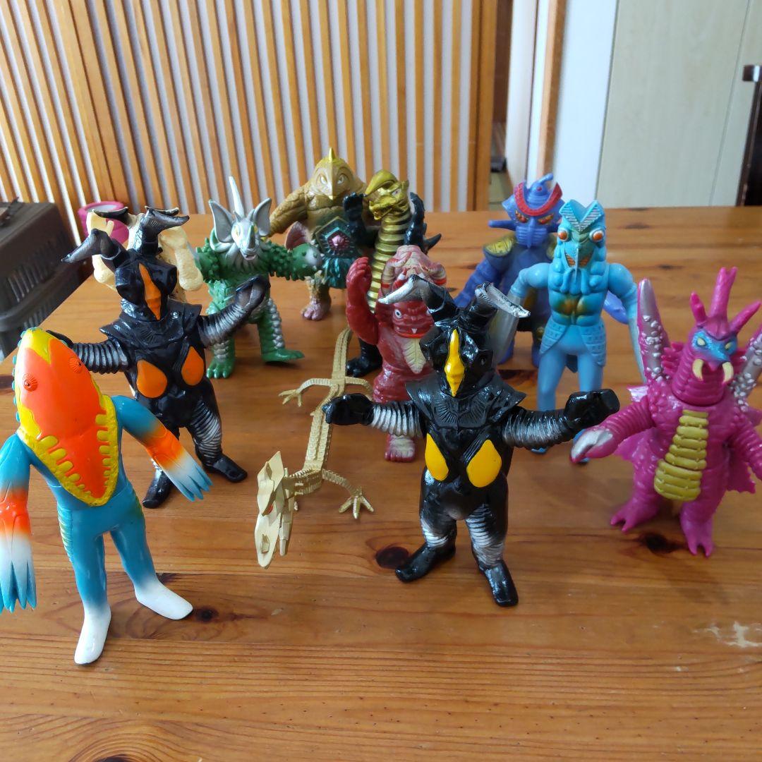 昭和ウルトラマン 　　　　　　　　　怪獣ソフビ 12体セット