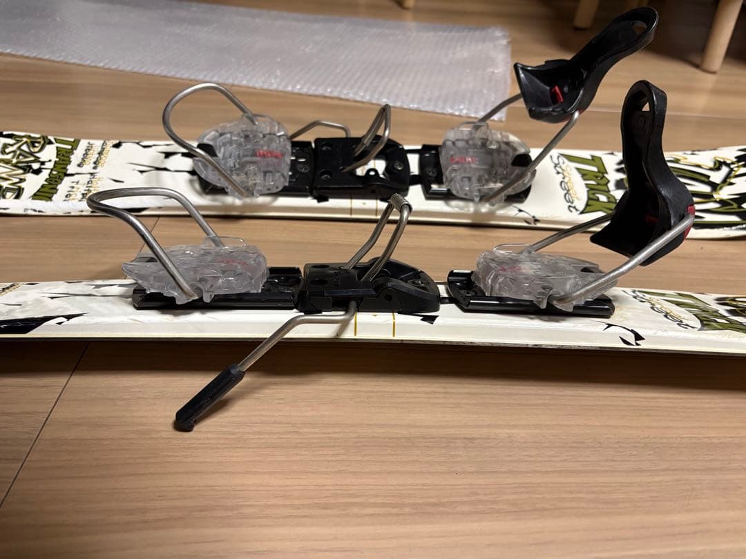 Trick スキー板とキスマークブーツセット　ファンスキー　ショートスキー