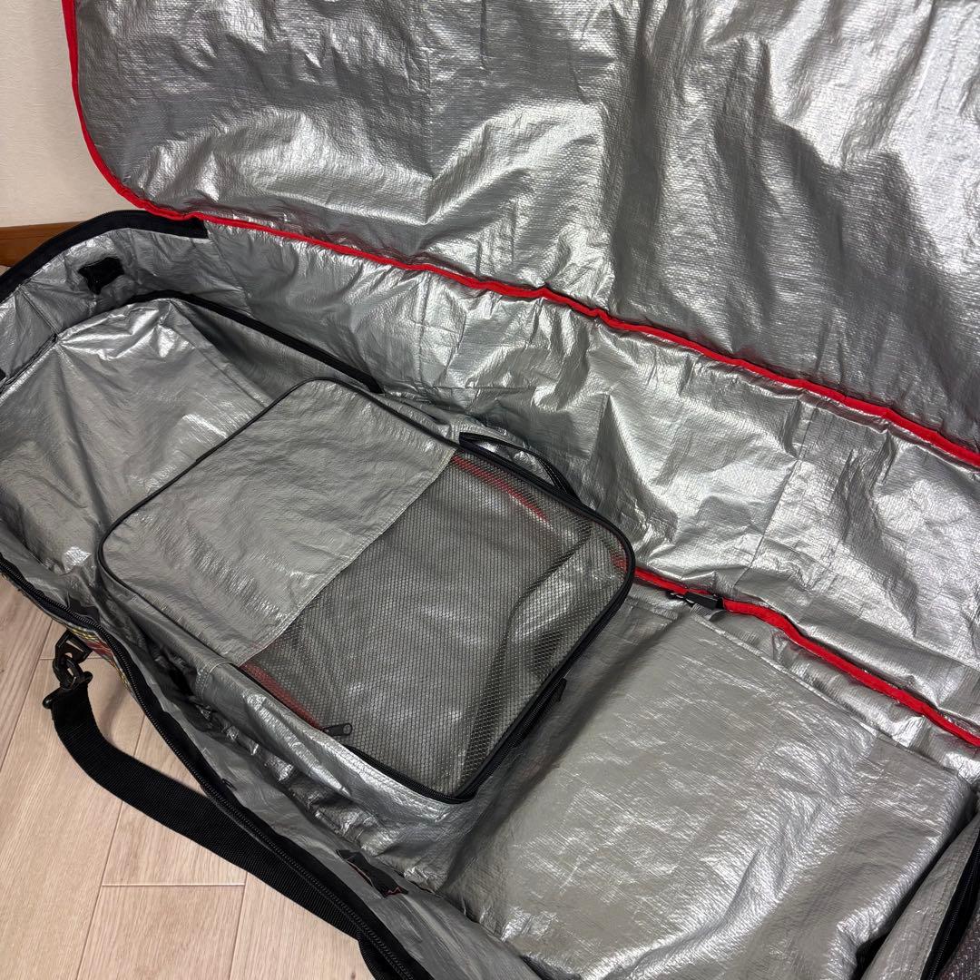 Burton キャスター付きケース チェック柄