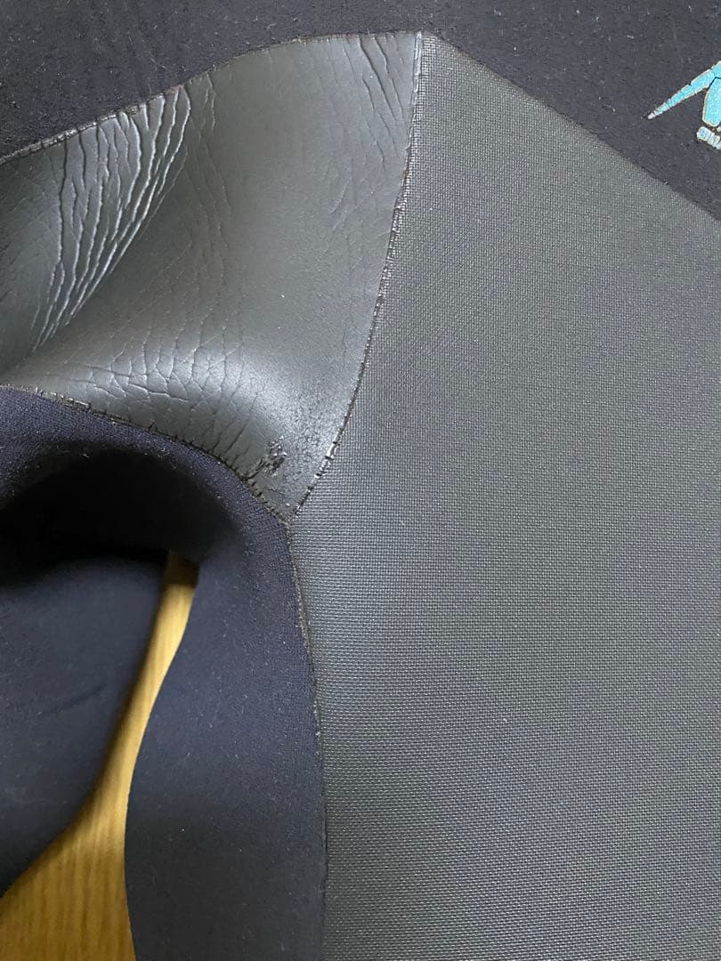 ★裏起毛で暖か【Billabong 】メンズ用５×３ｍｍセミドライフルスーツ