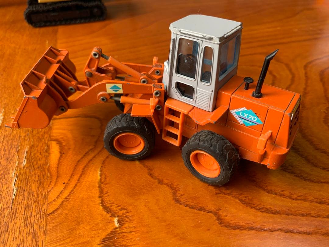 日立Landy EX200、日立Landy LX70、CAT REGA320