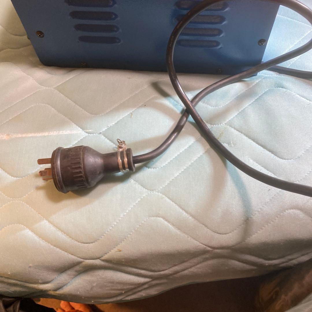 TB-300D 変圧器 100V/115V 3KVA 約1年使用