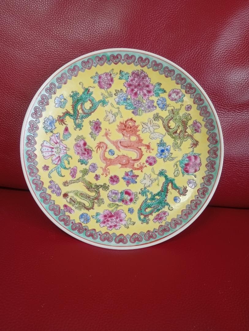 『中国景徳鎮』粉彩 龍文 花文 飾皿 レトロ アンティーク 龍と花模様の陶器 皿