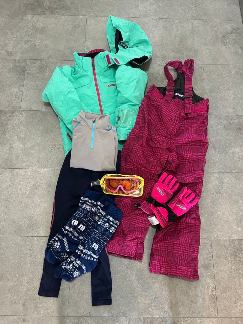 NNOUMキッズスキーウェア130