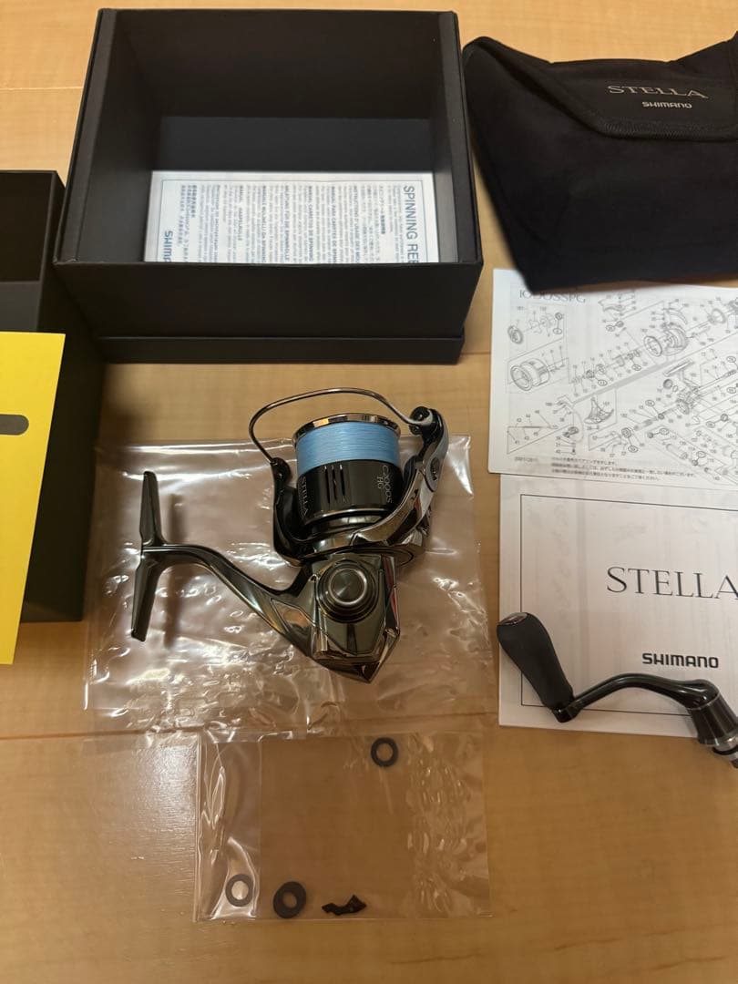 【美品】シマノ　22ステラC2000SHG リール
