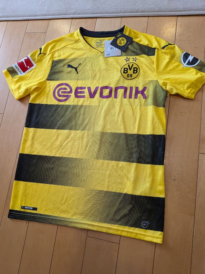 PUMAボルシアドルトムント No.23カガワ新品タグ付きサイン入りユニフォーム